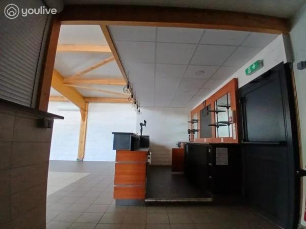 Ensemble immobilier d’activité de 770 m² avec revenu locatif immédiat – Terrain clos de 2 300 m²