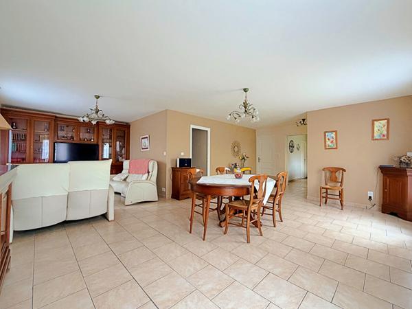 Maison La Couronne 5 pièce(s) - 3 CH -132 m2