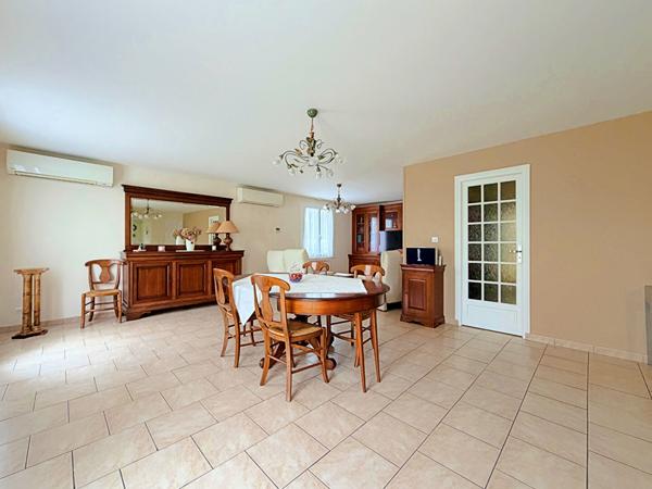 Maison La Couronne 5 pièce(s) - 3 CH -132 m2