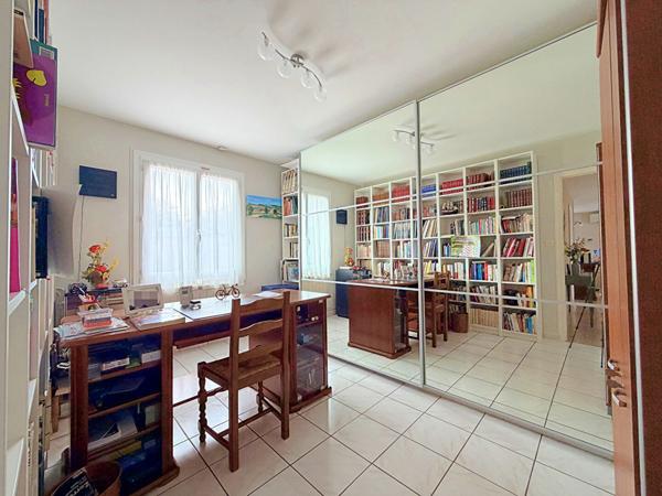 Maison La Couronne 5 pièce(s) - 3 CH -132 m2