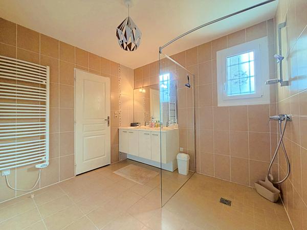 Maison La Couronne 5 pièce(s) - 3 CH -132 m2