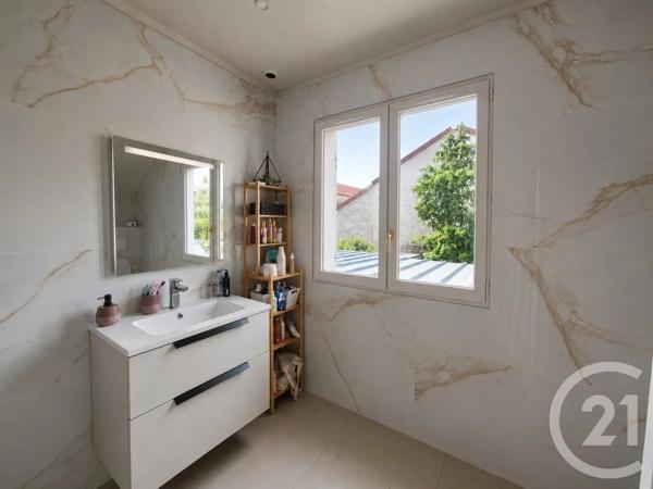 Maison à vendre  5 pièces - 115,73 m 2   ST MAUR DES FOSSES  - 94