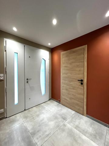 TOURNON (73) - MAISON Rénovée Type 4 + T2 - TERRAIN 1015 m2