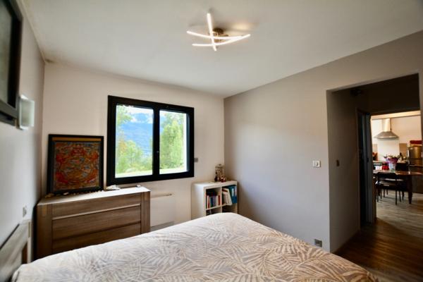 TOURNON (73) - MAISON Rénovée Type 4 + T2 - TERRAIN 1015 m2