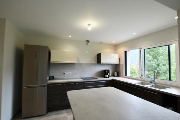 TOURNON (73) - MAISON Rénovée Type 4 + T2 - TERRAIN 1015 m2