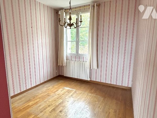 CHARTRES - HYPER CENTRE, DANS PETITE COPROPRIETE 
BEAU 4 PIECES 74m² HAB.– SOLEIL DU MATIN
