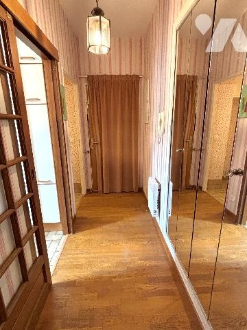 CHARTRES - HYPER CENTRE, DANS PETITE COPROPRIETE 
BEAU 4 PIECES 74m² HAB.– SOLEIL DU MATIN