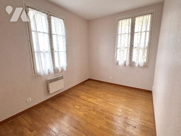 CHARTRES - HYPER CENTRE, DANS PETITE COPROPRIETE 
BEAU 4 PIECES 74m² HAB.– SOLEIL DU MATIN