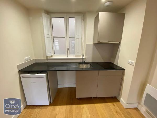 Appartement à louer 1 pièce 36.6m² Toulon (83000)