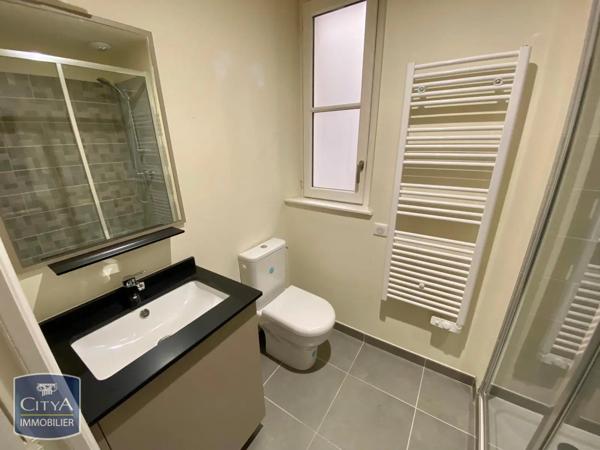 Appartement à louer 1 pièce 36.6m² Toulon (83000)
