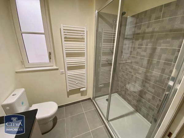 Appartement à louer 1 pièce 36.6m² Toulon (83000)
