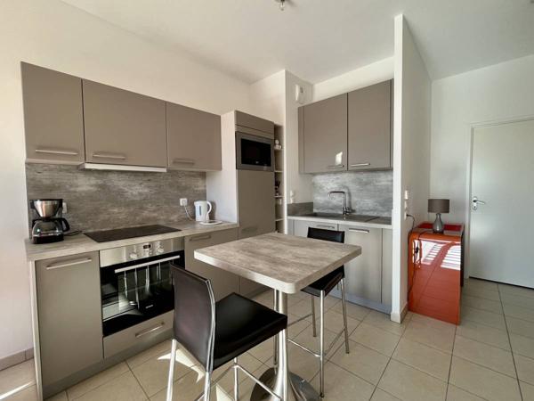 ROYAN centre, appartement type 2 avec aperçu mer