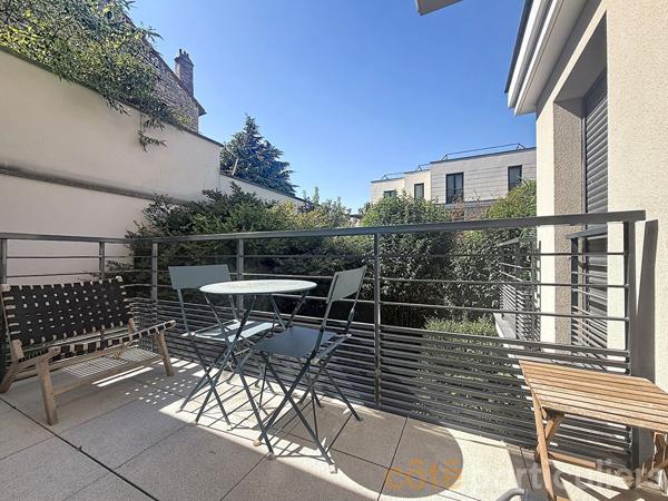 Vente
                Appartement63,8 m² - 3 Pièces -
                    ISSY LES MOULINEAUX (92130)