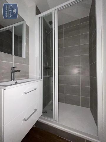 Appartement à louer 2 pièces 63.78m² Lyon (69001)