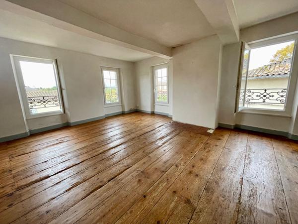 LOMBEZ- Appartement T4 82,14 m² dernier étage