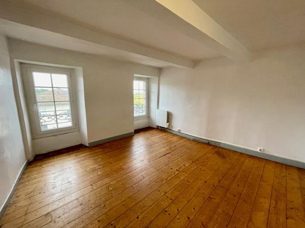 LOMBEZ- Appartement T4 82,14 m² dernier étage