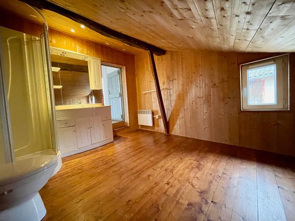 LOMBEZ- Appartement T4 82,14 m² dernier étage