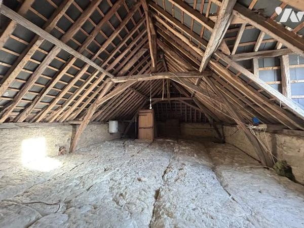 Maison à rénover avec potentiel et terrain