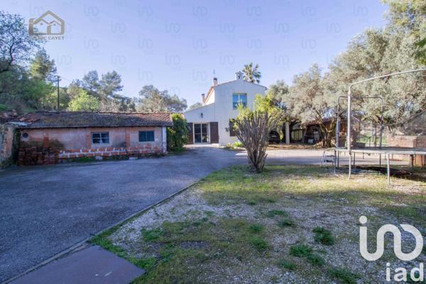 Maison traditionnelle 6 pièces de 150 m² à Solliès-Pont (83210)