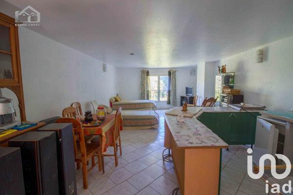 Maison traditionnelle 6 pièces de 150 m² à Solliès-Pont (83210)