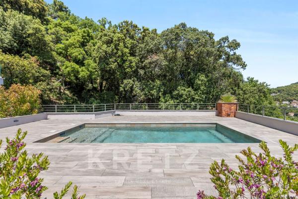 LES ADRETS-DE-L'ESTÉREL — Appartement neuf de 141 m² avec une terrasse de 70 m²