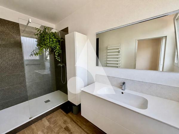 Appartement 5 pièces 125.78 m2