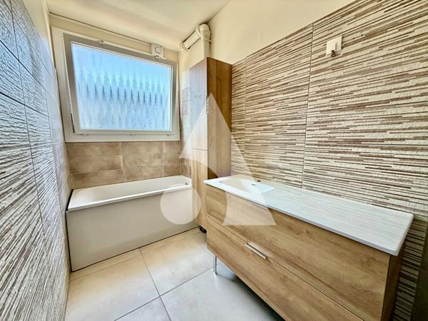 Appartement 5 pièces 125.78 m2