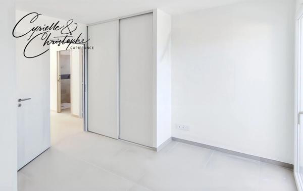 Dpt Hérault (34), à louer à SAINT-ANDRE DE SANGONIS, appartement T3 65m² avec deux terrasses et stationnement