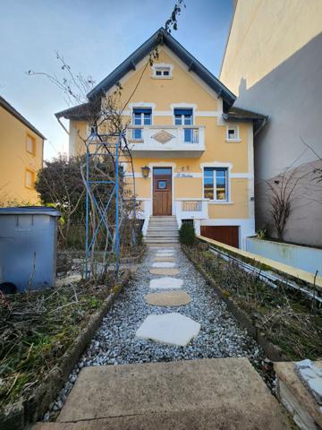 Maison de ville type 7 pleine de caractère à Metz-Vallières