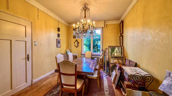 Maison de ville type 7 pleine de caractère à Metz-Vallières