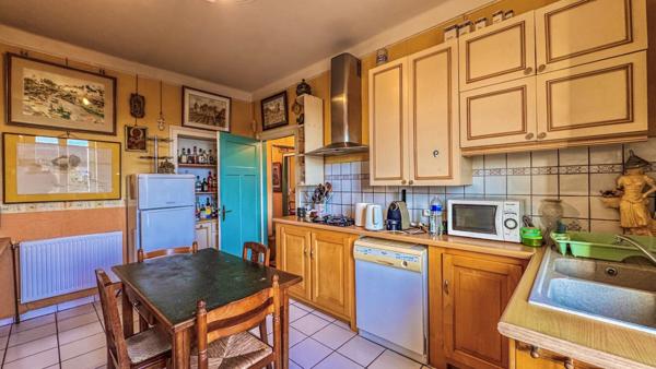 Maison de ville type 7 pleine de caractère à Metz-Vallières