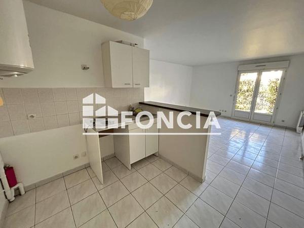 Location Studio 30.2 m² - 10 RUE DE LAUNAY Chilly - Mazarin 91380