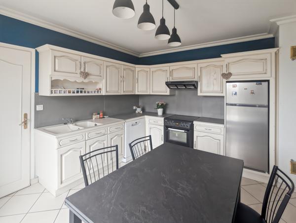 Laval (53000) A VENDRE MAISON AVEC GRAND TERRAIN LAVAL 53000