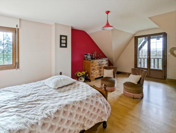 Laval (53000) A VENDRE MAISON AVEC GRAND TERRAIN LAVAL 53000