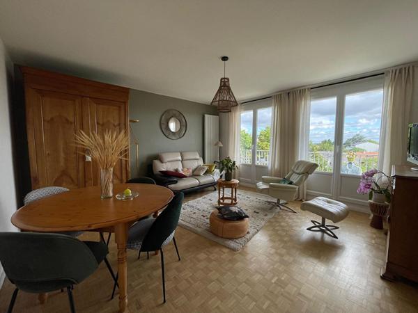 Appartement Nantes 3 pièce(s) 69.71 m2, balcon, parking, cave.