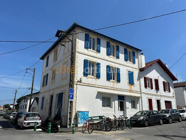 Vente
                Appartement110 m² - 4 Pièces -
                    BIARRITZ (64200)