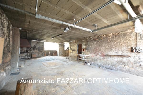 À vendre : Spacieuse maison à Stenay – Rue calme, proche centre-ville – Frontière Belgique / Luxembourg 📍 Stenay (55700) – Meuse – Région Grand Est