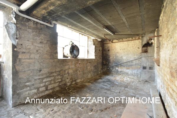 À vendre : Spacieuse maison à Stenay – Rue calme, proche centre-ville – Frontière Belgique / Luxembourg 📍 Stenay (55700) – Meuse – Région Grand Est