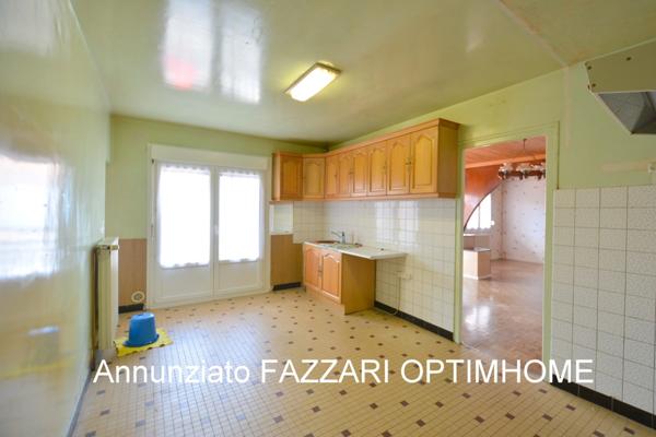 À vendre : Spacieuse maison à Stenay – Rue calme, proche centre-ville – Frontière Belgique / Luxembourg 📍 Stenay (55700) – Meuse – Région Grand Est