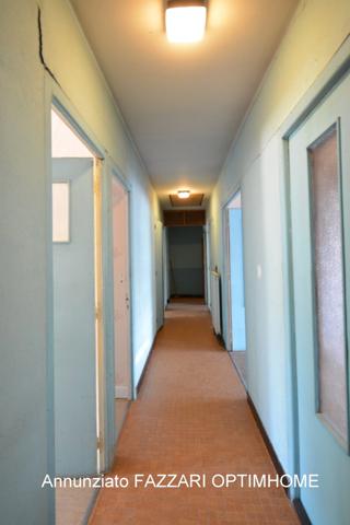 À vendre : Spacieuse maison à Stenay – Rue calme, proche centre-ville – Frontière Belgique / Luxembourg 📍 Stenay (55700) – Meuse – Région Grand Est