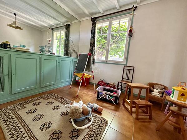 Maison Poissy 10 pièces 251 m2 €985 000 ** - Référence 8640