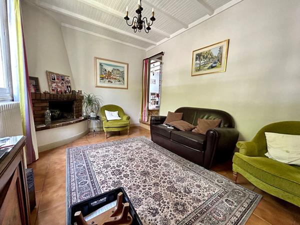 Maison Poissy 10 pièces 251 m2 €985 000 ** - Référence 8640