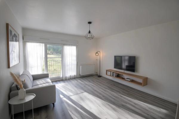 Appartement à vendre 3 pièces ACHERES (78), en hypercentre un 3 pièces avec cave et parking dans un parc arboré