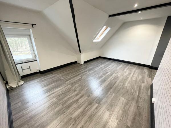 Maison mitoyenne F5 avec terrasse, parking et garage