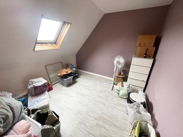 Maison mitoyenne F5 avec terrasse, parking et garage