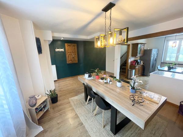 Maison mitoyenne F5 avec terrasse, parking et garage