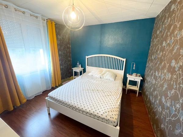 Maison mitoyenne F5 avec terrasse, parking et garage