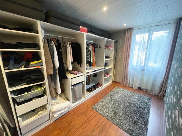 Maison mitoyenne F5 avec terrasse, parking et garage