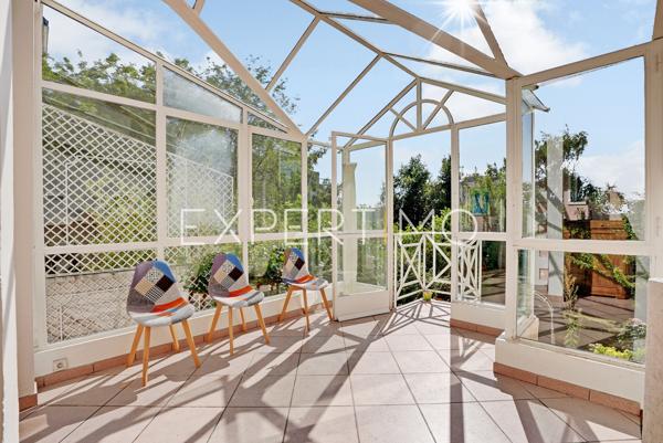 Suresnes (92150) Maison de charme de 215 m2 avec jardin , sur parcelle de 345 m2