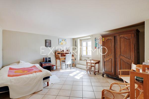 Suresnes (92150) Maison de charme de 215 m2 avec jardin , sur parcelle de 345 m2